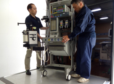 All medical equipment is expertly handled by our seasoned engineers and drivers.