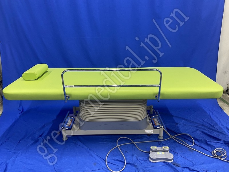 0.〇電動診察台