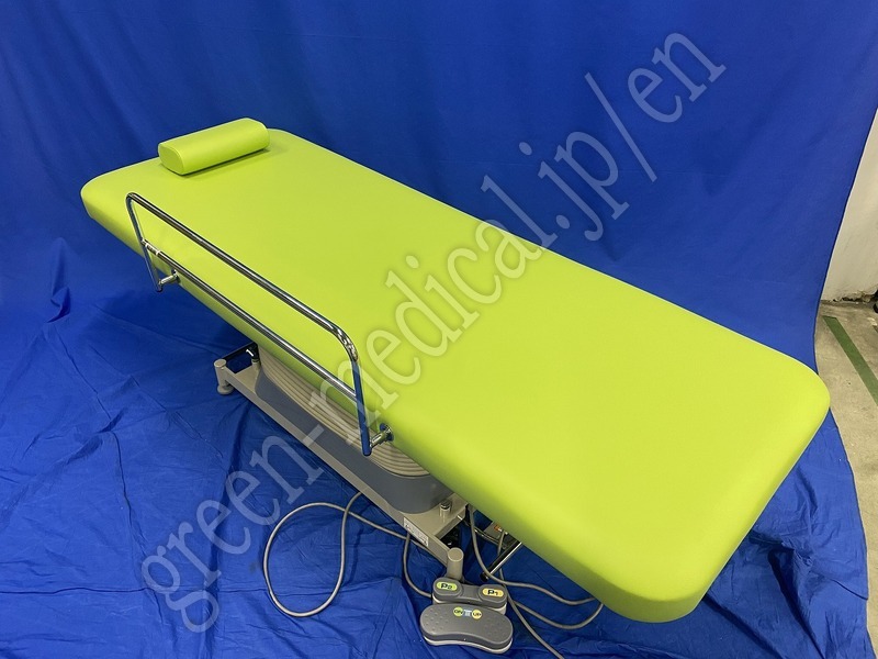 1.〇電動診察台