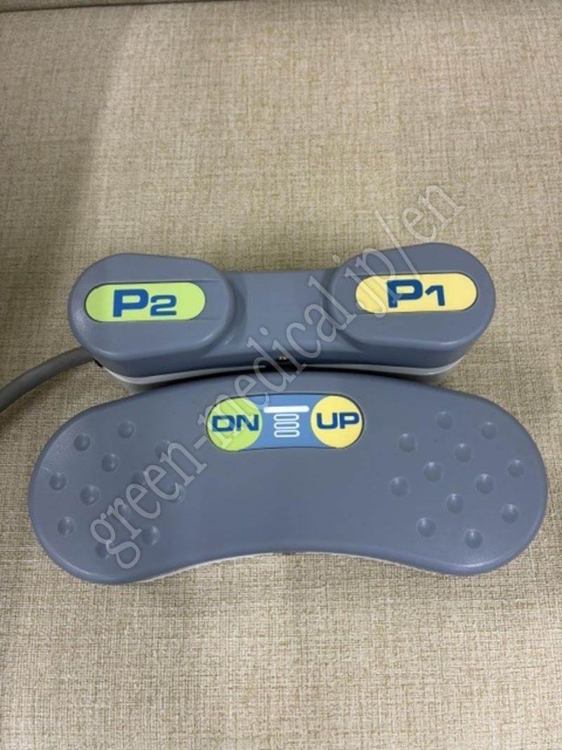 2.〇電動診察台