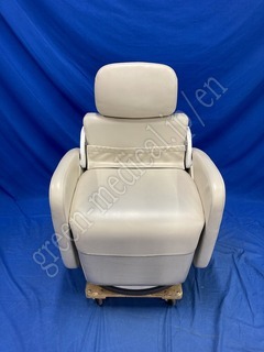 椅子型電動診察台