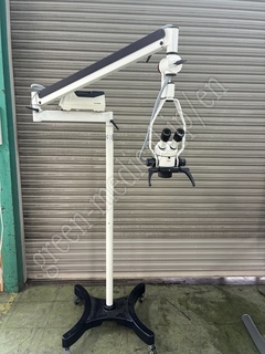 Leica Diagnostic Microscope