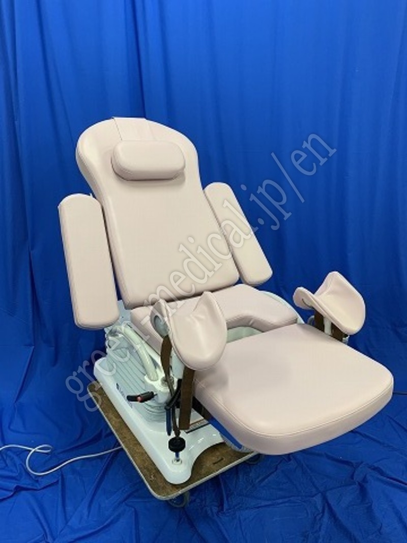 4.産婦人科検診台