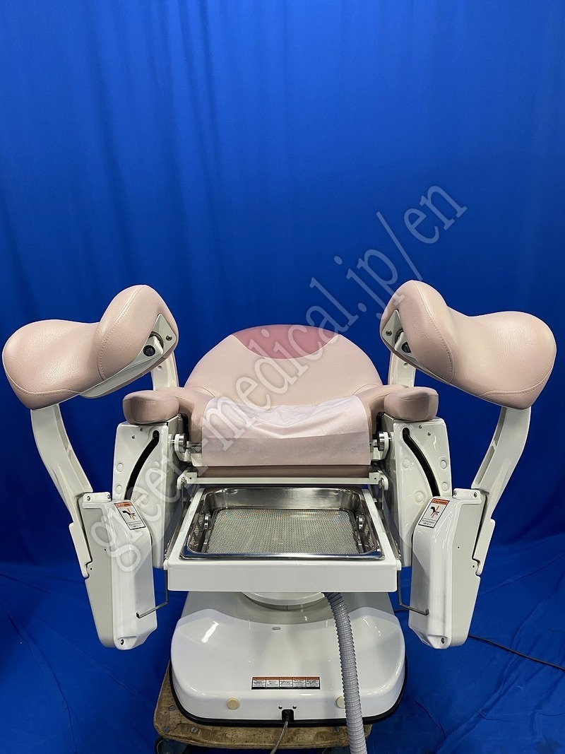 4.産婦人科検診台