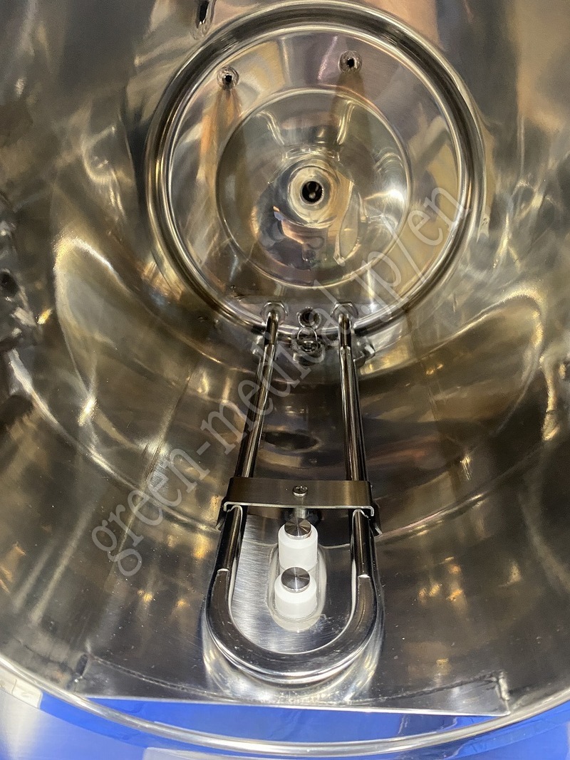 4.〇高圧蒸気滅菌器