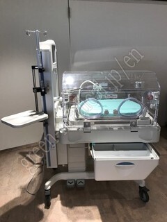 保育器【新古品】